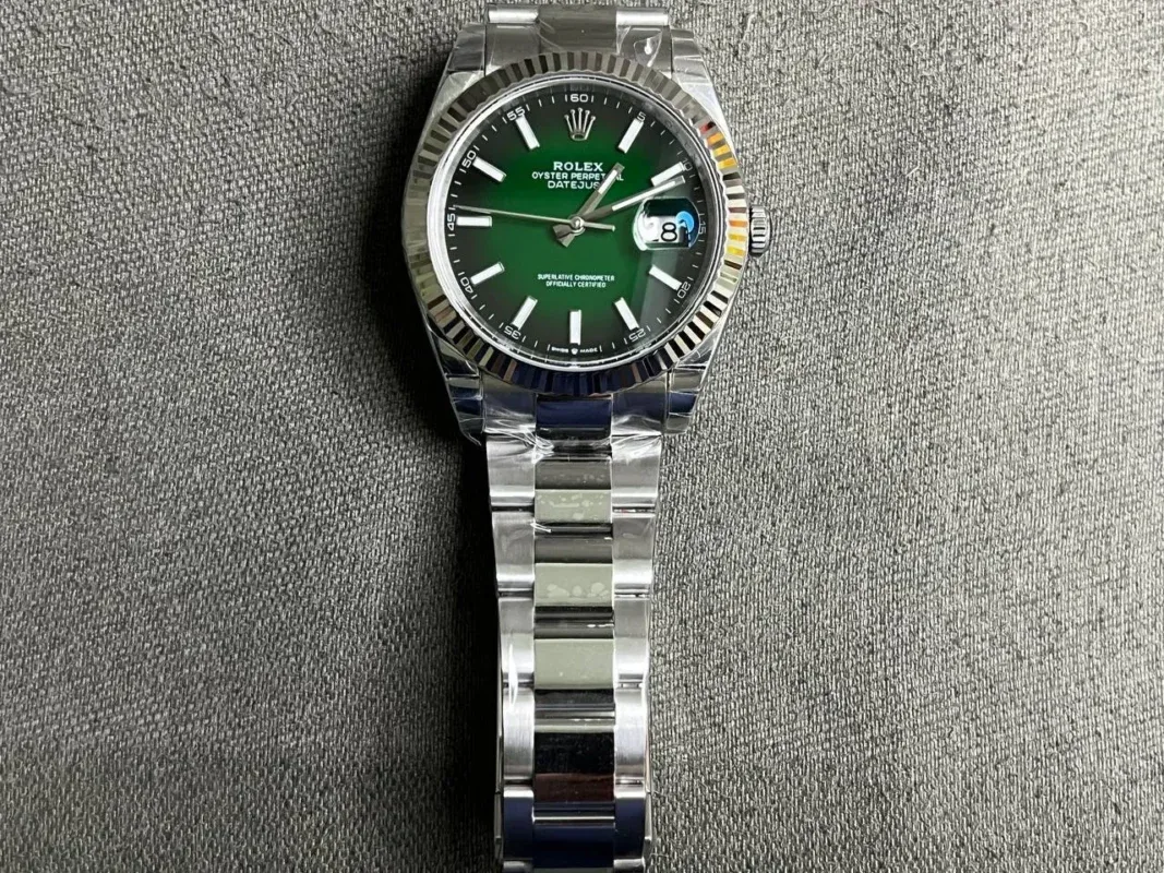 Datejust 41 Green Ombré Dial (2026) Oyster (front view)